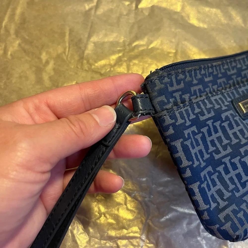 Tommy Hilfiger Blue Monogram Wristlet - Picture 6 of 6